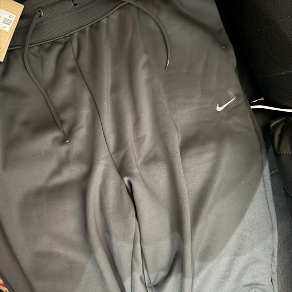 Nike Therma-FIT - Picture 2 of 16